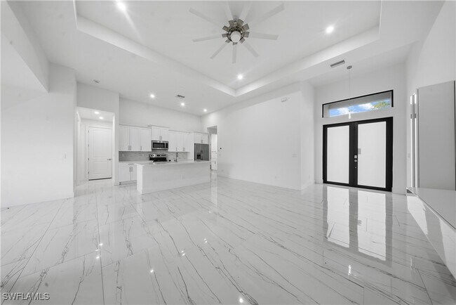 Building Photo - 1124 NE 35th Ln