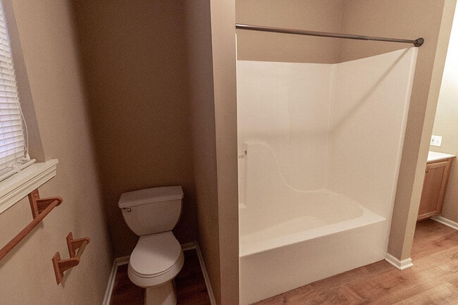 Building Photo - 1530 Florence Dr