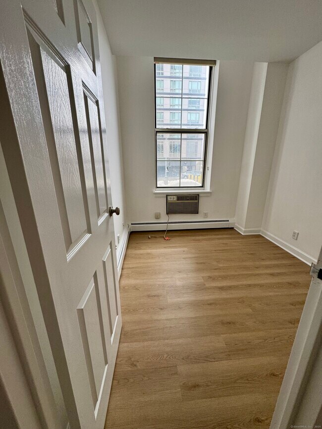 Building Photo - 124 Court St