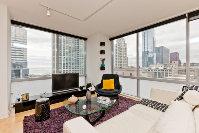 Building Photo - 8 W Randolph-2204