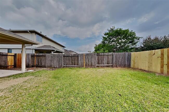 Building Photo - 21634 Falvel Lake Dr