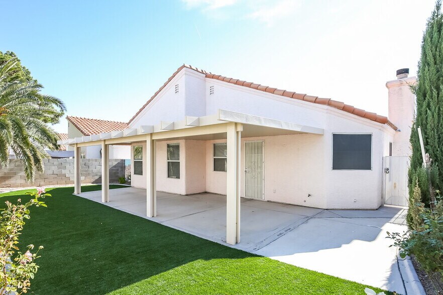 Building Photo - 8216 James Grayson Dr