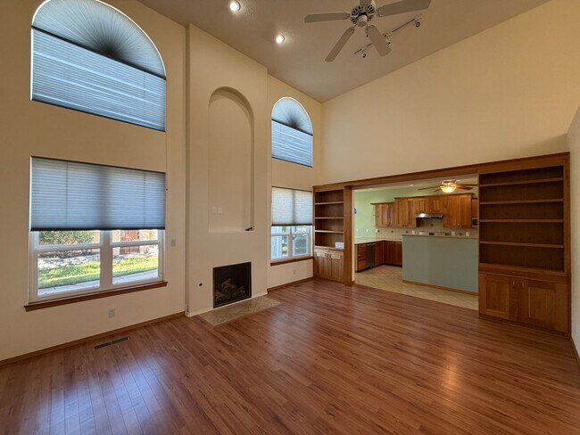 Building Photo - 9600 Allande Rd NE
