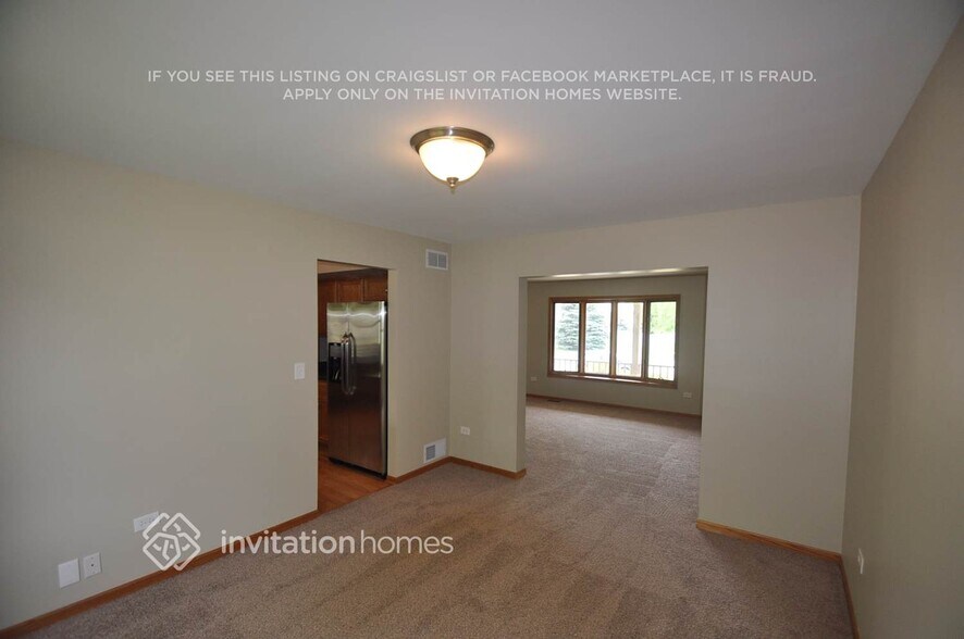 Building Photo - 2959 Rebecca Dr