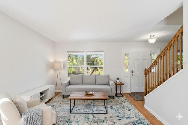 Building Photo - 201 E Osceola Rd