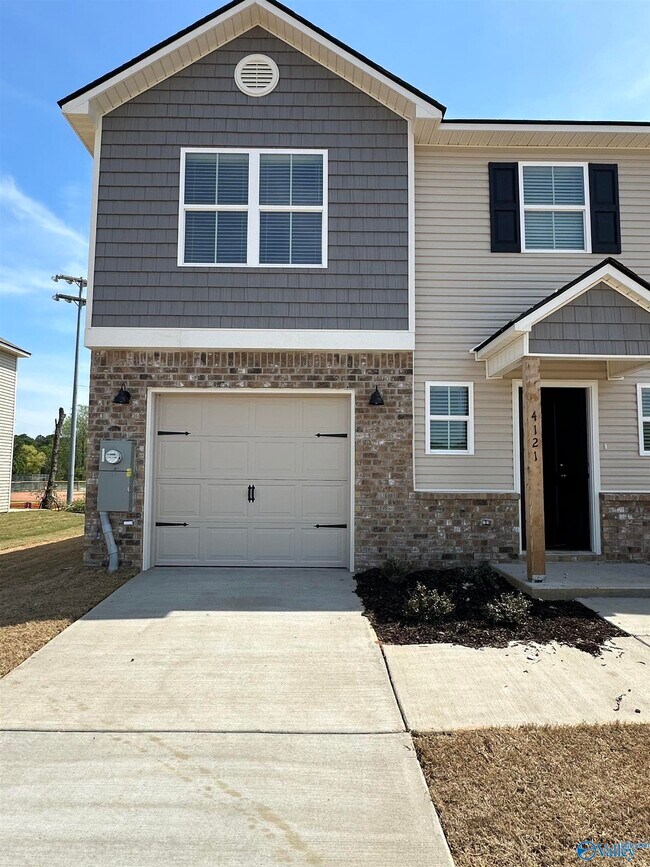 Building Photo - 4121 Hudson Ct SW