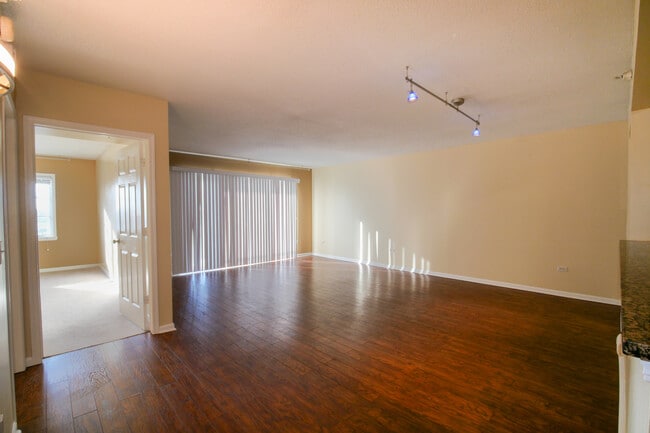 Building Photo - 7400 Lincoln Ave