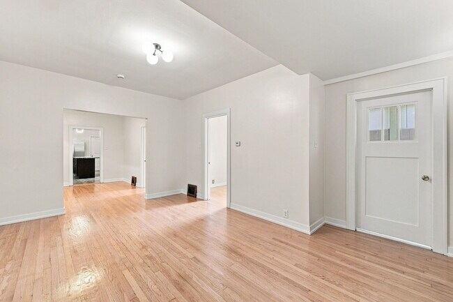 Building Photo - 310 E 138th St