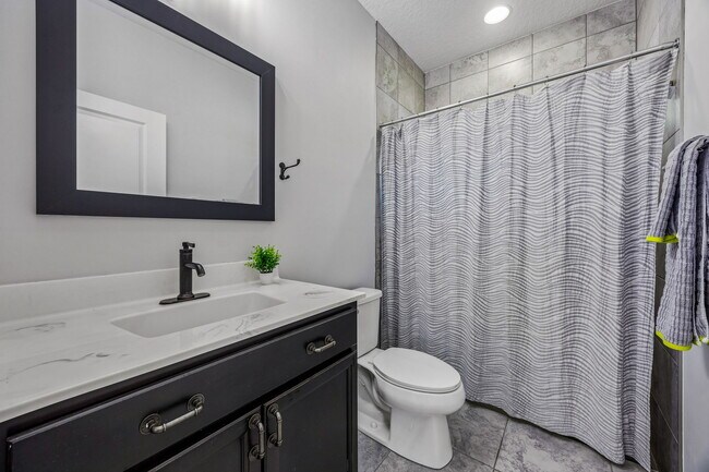Building Photo - 79425 Plummer's Creek Dr