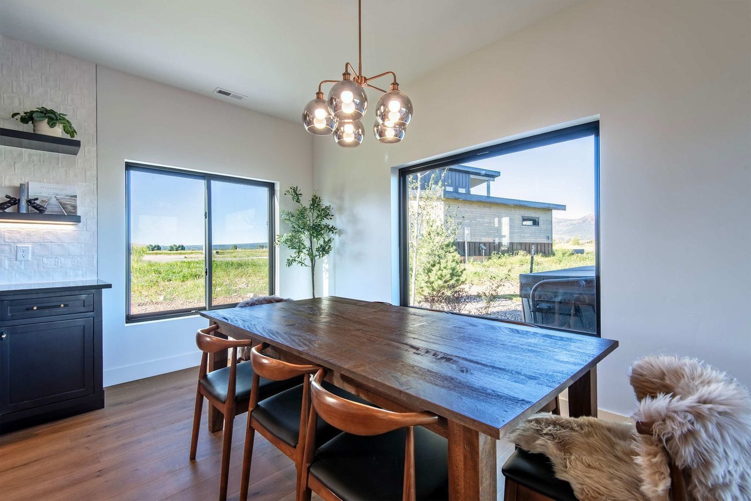 Building Photo - 1601 Jackrabbit Ln
