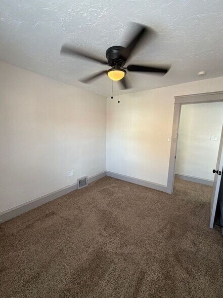 Building Photo - 1927 Merl Ave