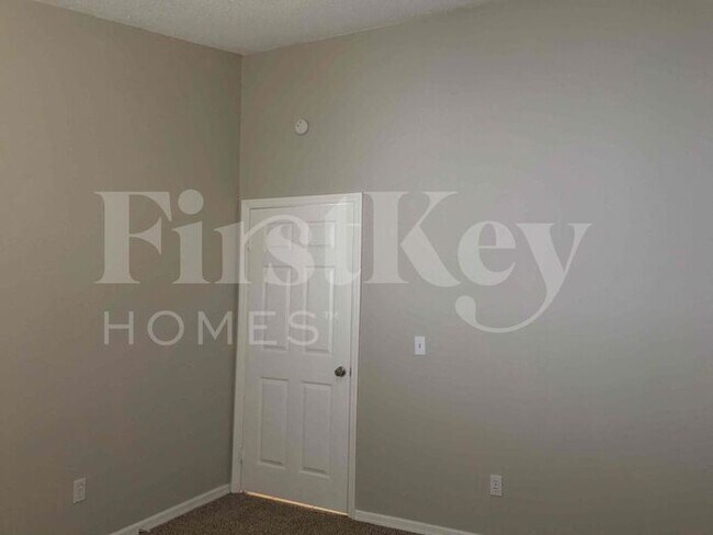 Building Photo - 7575 Groveoak Dr