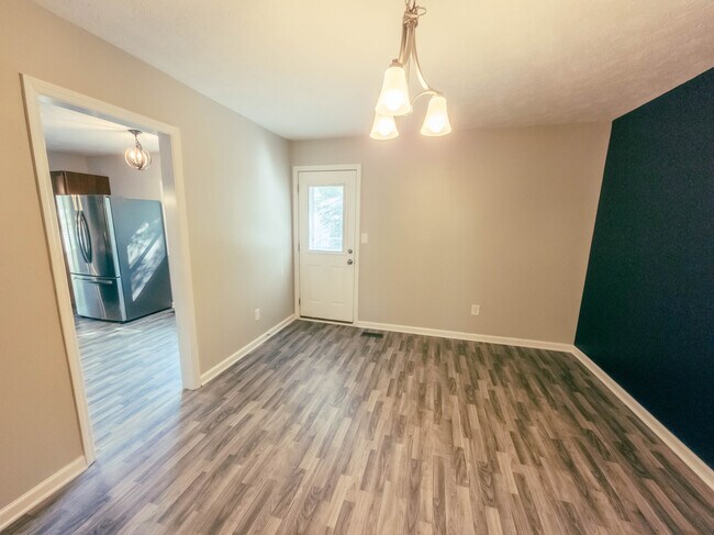 Building Photo - 200 Rowland Cir
