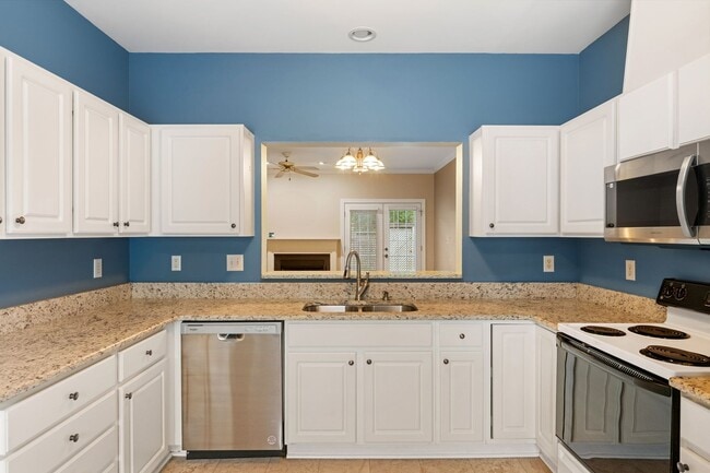 Building Photo - 4312 Pine Springs Ct