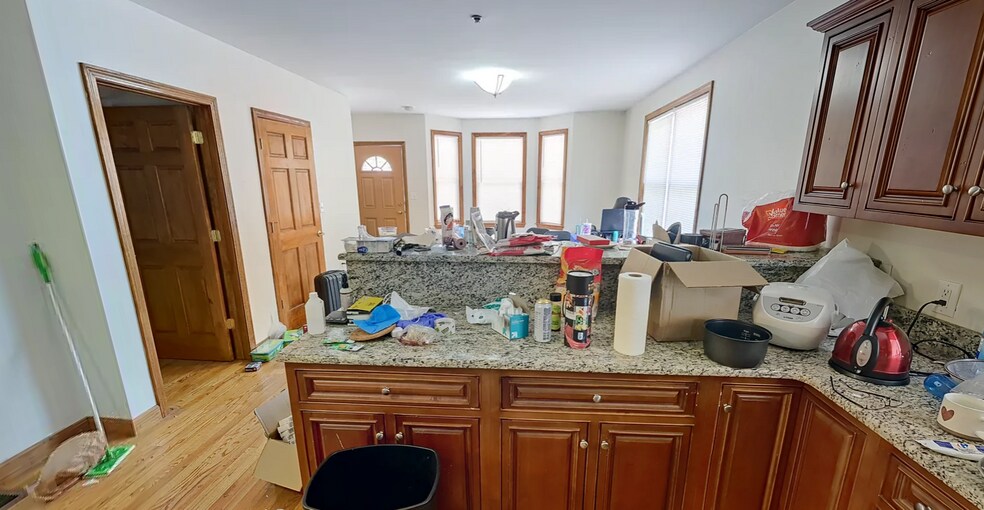 Building Photo - 112 Allston St