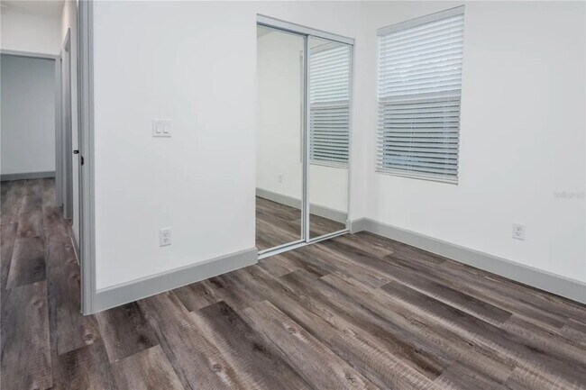 Building Photo - 2252 Fernwood St