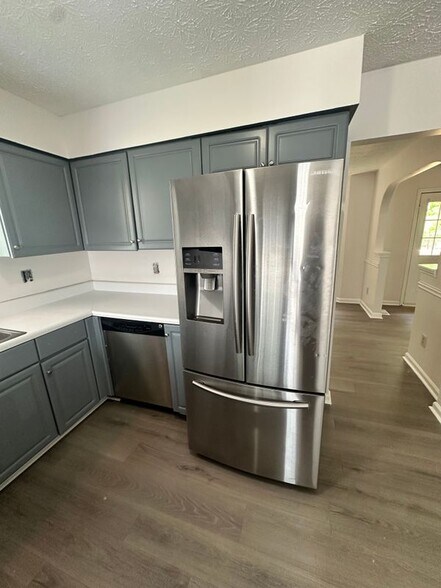 Building Photo - 312 Stillwood Ct
