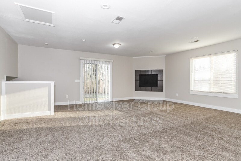 Building Photo - 3881 Magnolia Dr