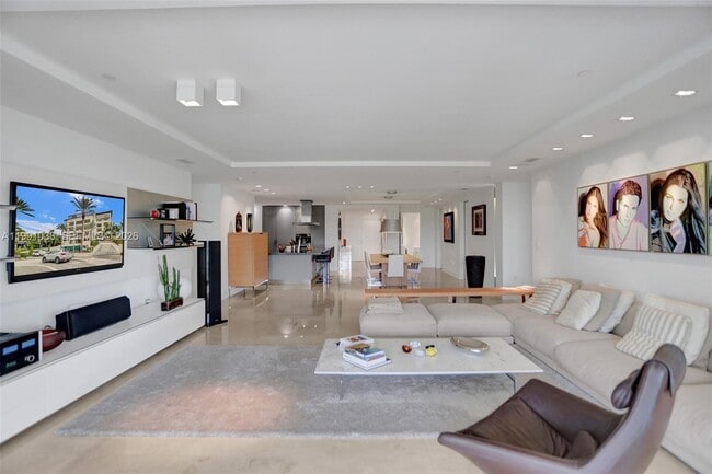 Building Photo - 3535 Hiawatha Ave