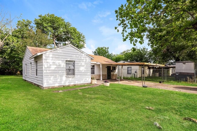 Building Photo - 7730 Darnay Dr