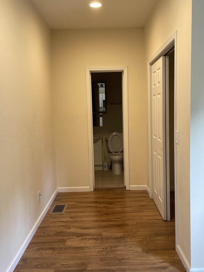 Building Photo - 11387 John F Kennedy Rd