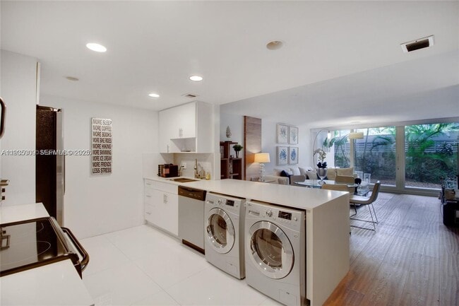 Building Photo - 155 Ocean Ln Dr