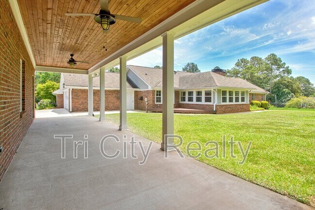 Building Photo - 630 Hawthorne Pl