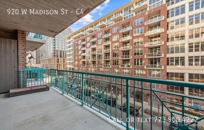 Building Photo - 920 W Madison St