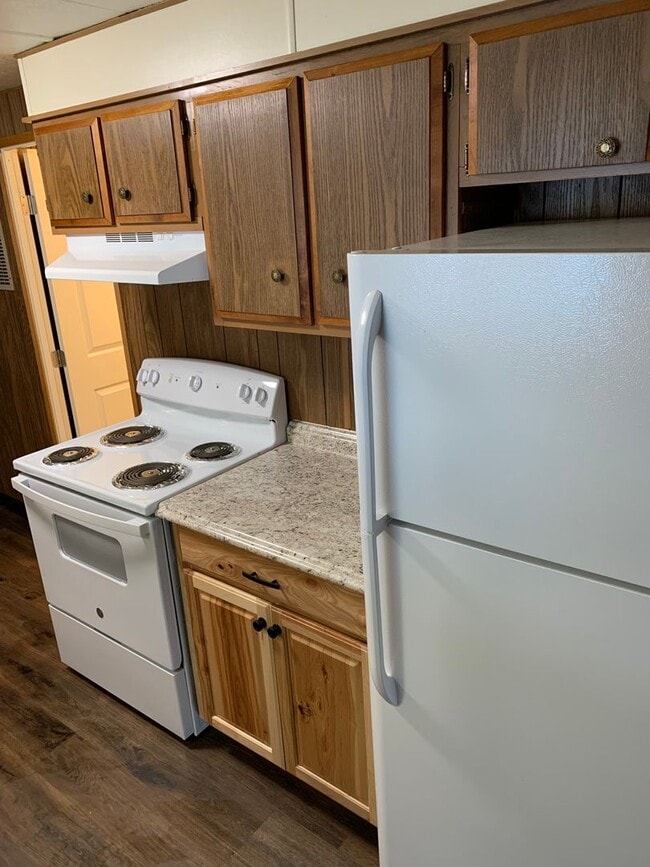 Building Photo - 2 Bedroom 2 Bathroom Mobile Home