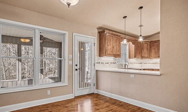 Building Photo - 16 Jubileo Ln