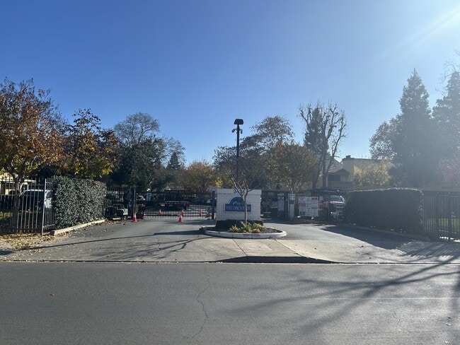 Building Photo - 3400 Sullivan Ct