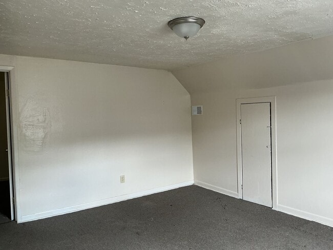 Building Photo - 2078 S 17th St