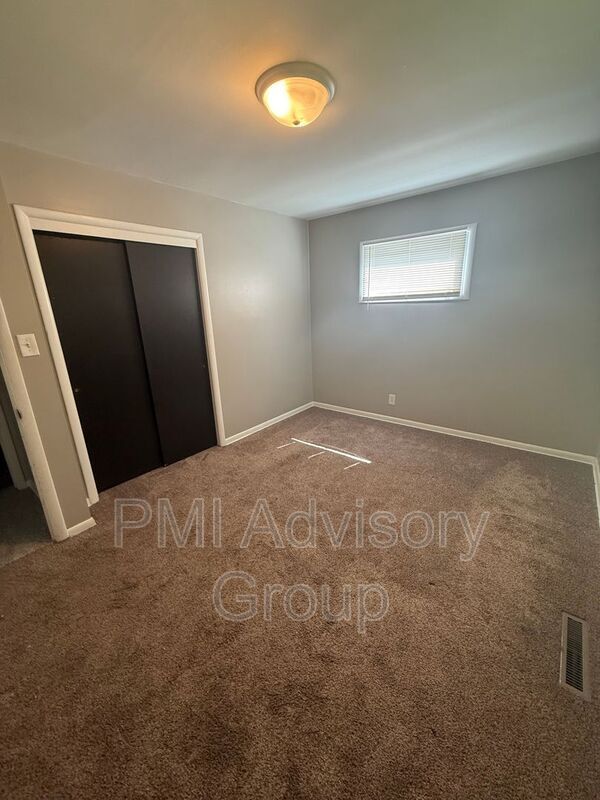 Building Photo - 1220 SW 31st Terrace