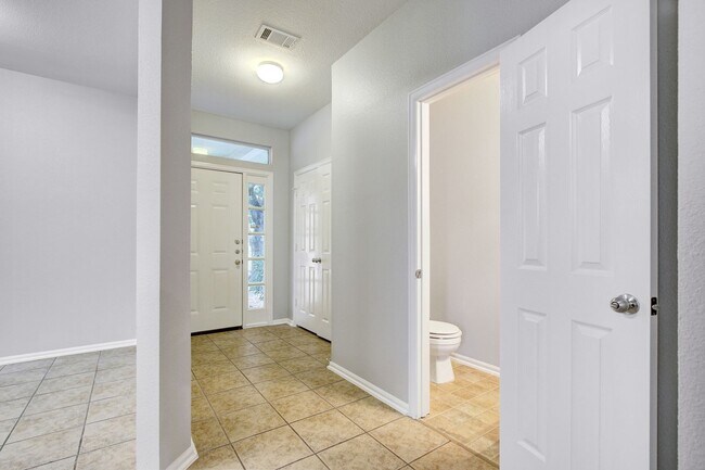 Building Photo - ***MOVE-IN SPECIAL: ONE WEEK FREE***3-Bedroom Townhouse with Open Floor Plan and Spacious Backyar...