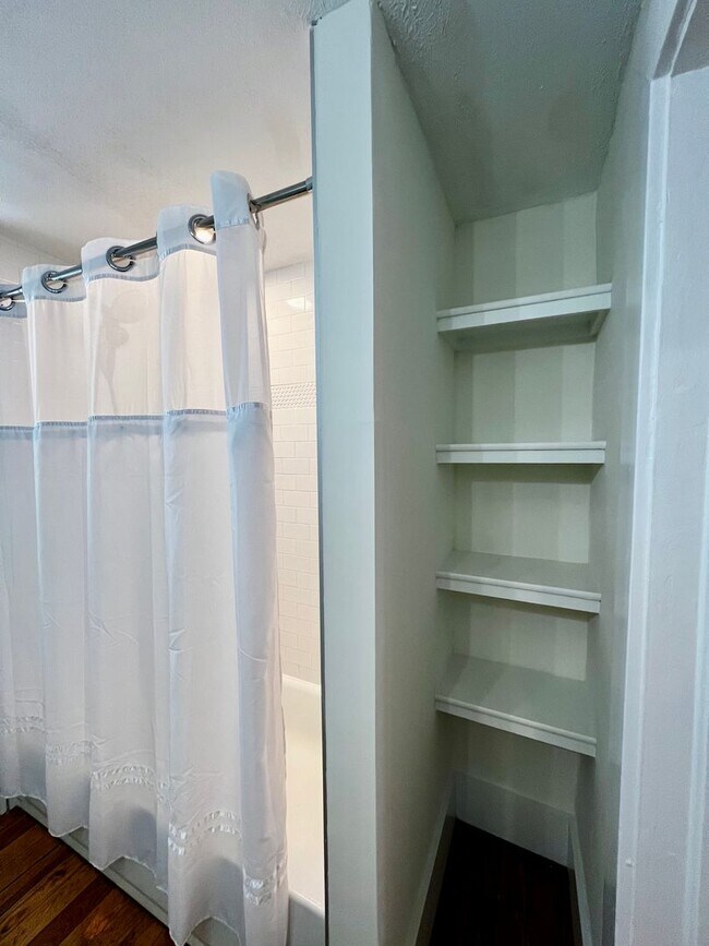 Building Photo - 21 S Church St