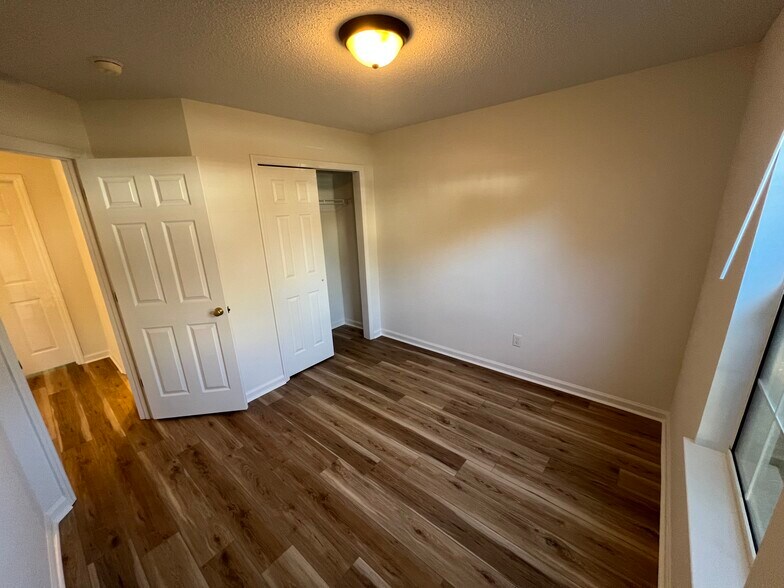 Building Photo - 5343 Tidewater Dr