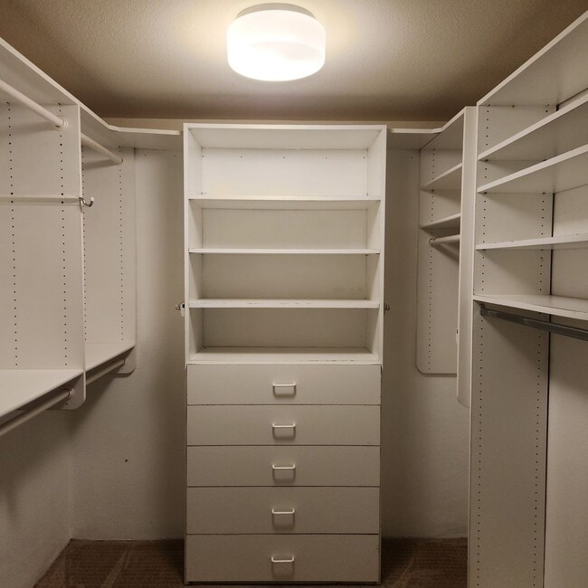 Building Photo - Mission Bay (Sail Bay) Crown Point 2bed 2bath 1625 sqft, Water View