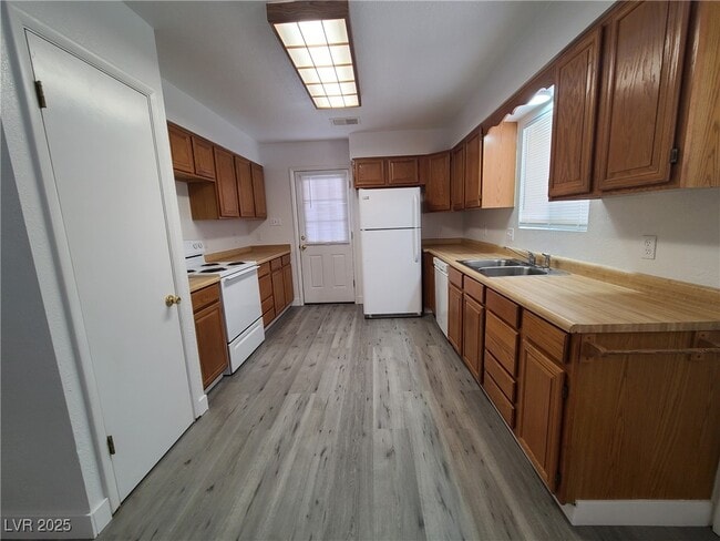 Building Photo - 5520 E Manse Rd