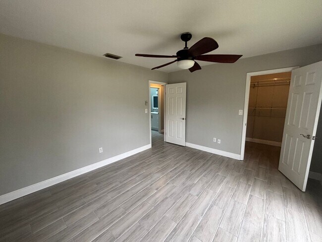 Building Photo - Newly renovated, WOW this will rent quick!