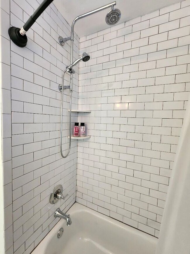 Building Photo - 3 Bed 2.5 Bath Plus ADU in Gatewood Add NW OKC