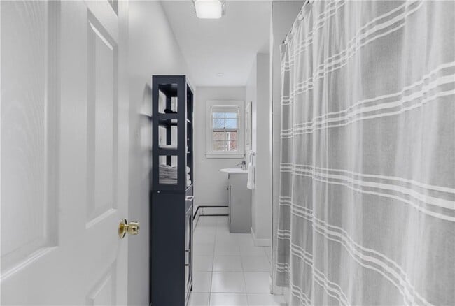 Building Photo - 384 Valley Rd