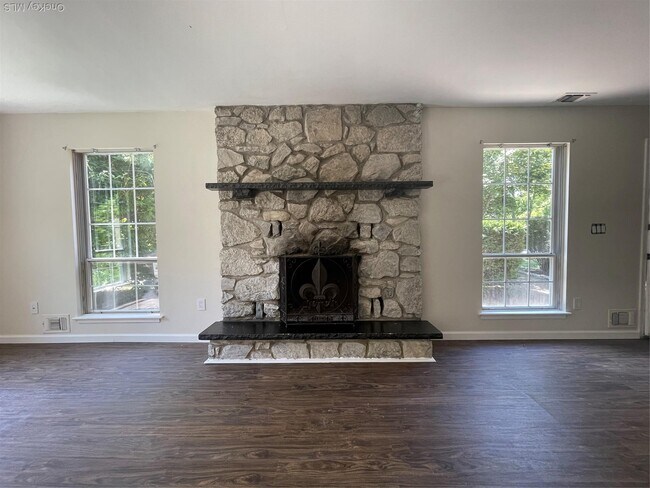 Building Photo - 66 Homestead Village Dr