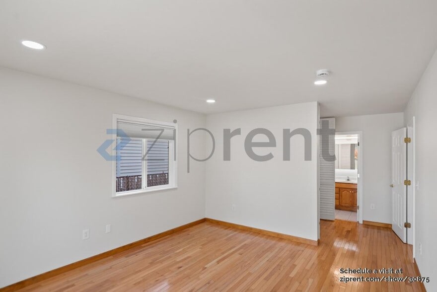 Building Photo - 651 40th St