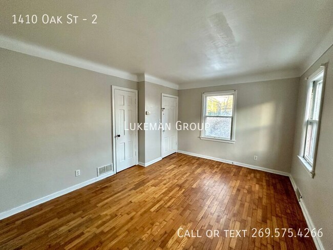 Primary Photo - 1 Bedroom, 1 Bathroom - Vine Neighborhood ...