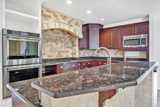 Building Photo - 3112 Brightwood Dr, Austin, Texas 78746
