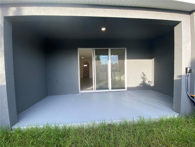 Building Photo - 2906 Suncoast Plains Dr