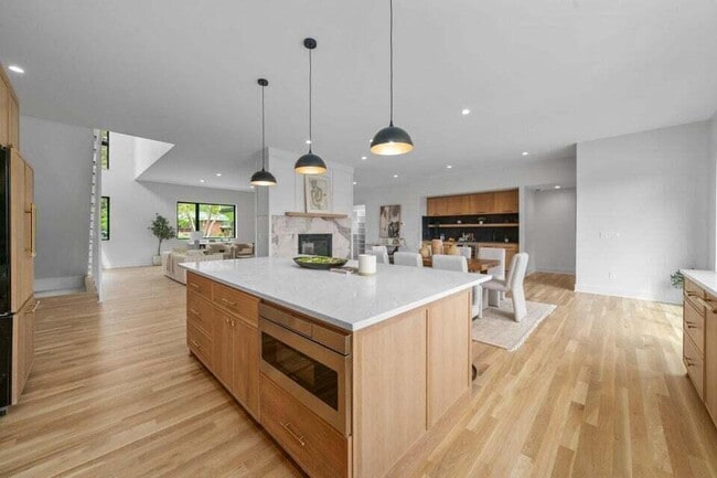 Building Photo - 2777 Donna Dr