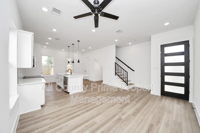 Building Photo - 2708 Bostic St