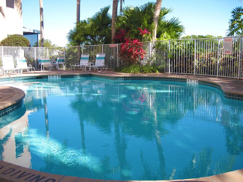 Building Photo - 1000 Ave of the Champions