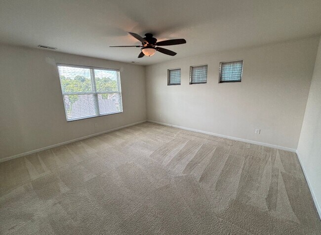Building Photo - 3BR/2.5BA Home for Rent in Eastwood for Re...